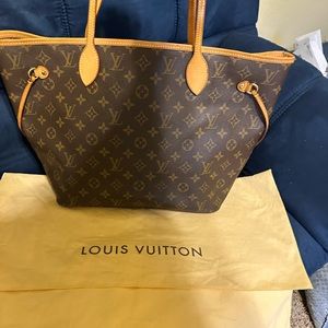 Louis Vuitton MM Monogram canvas tote